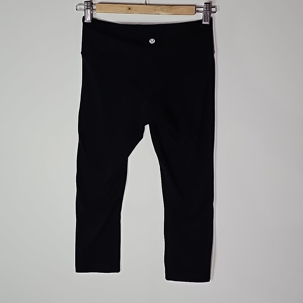 Lululemon black size 4 cropped leggings - Picture 4 of 6